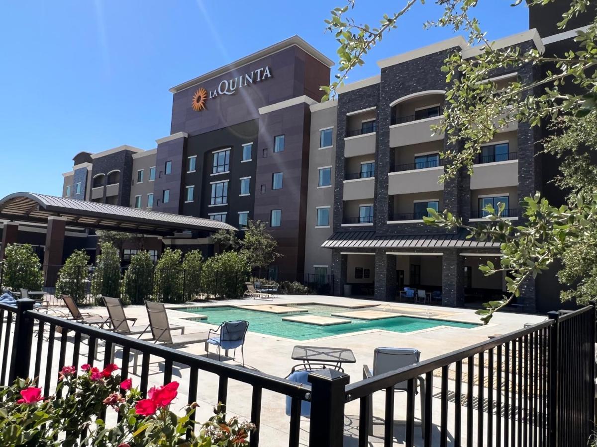 La Quinta Inn & Suites By Wyndham Lubbock Southwest Exterior photo